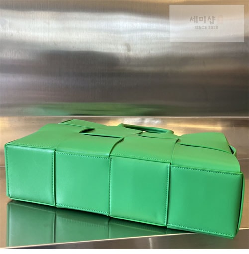 Bottega Veneta 보테가베네타 미디엄 인트레치아토 아르코 토트 백 “ 11 COLOR ” 그레이 Bag 19번 이미지