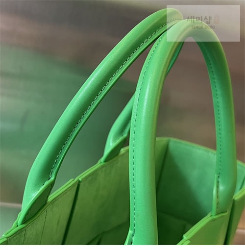 Bottega Veneta 보테가베네타 미디엄 인트레치아토 아르코 토트 백 “ 11 COLOR ” 그레이 Bag 15번 이미지