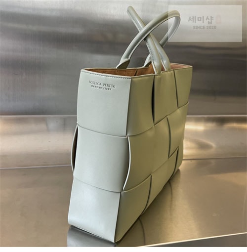 Bottega Veneta 보테가베네타 미디엄 인트레치아토 아르코 토트 백 “ 11 COLOR ” 그레이 Bag 20번 이미지