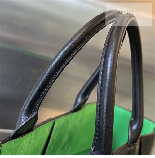 Bottega Veneta 보테가베네타 미디엄 인트레치아토 아르코 토트 백 “ 11 COLOR ” 그레이 Bag 23번 이미지