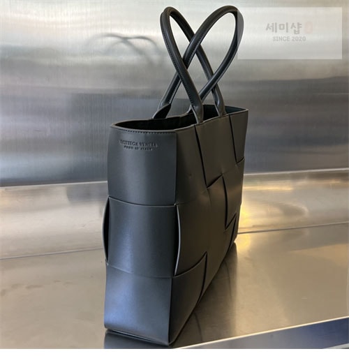 Bottega Veneta 보테가베네타 미디엄 인트레치아토 아르코 토트 백 “ 11 COLOR ” 그레이 Bag 32번 이미지