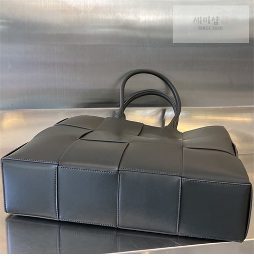 Bottega Veneta 보테가베네타 미디엄 인트레치아토 아르코 토트 백 “ 11 COLOR ” 그레이 Bag 41번 이미지