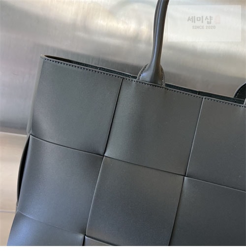 Bottega Veneta 보테가베네타 미디엄 인트레치아토 아르코 토트 백 “ 11 COLOR ” 그레이 Bag 33번 이미지