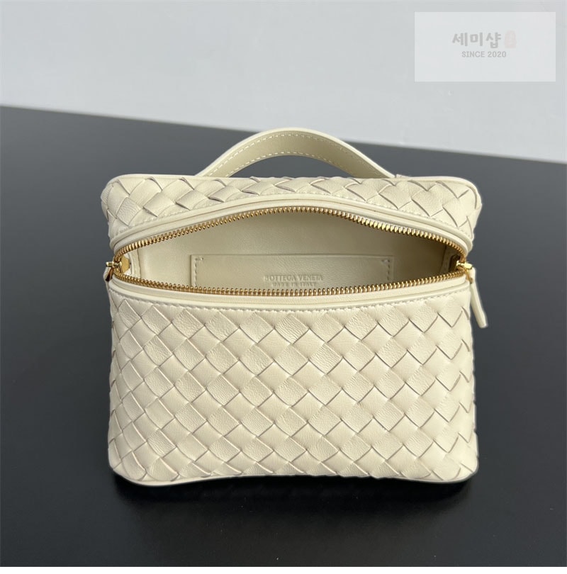 Bottega Veneta 보테가베네타 소프트 베니티 백 “ 5 COLOR ” 레드 Bag 6번 이미지