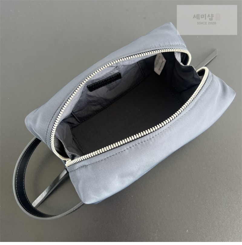 Bottega Veneta 보테가베네타 스몰 도쿄 워시백 스페이스 Bag 9번 이미지