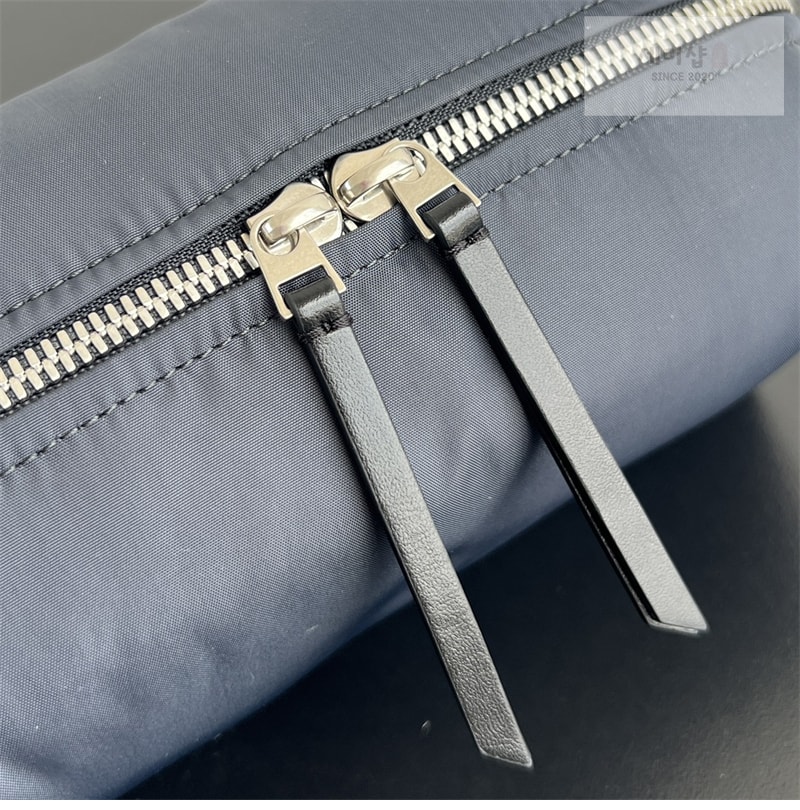 Bottega Veneta 보테가베네타 스몰 도쿄 워시백 스페이스 Bag 5번 이미지