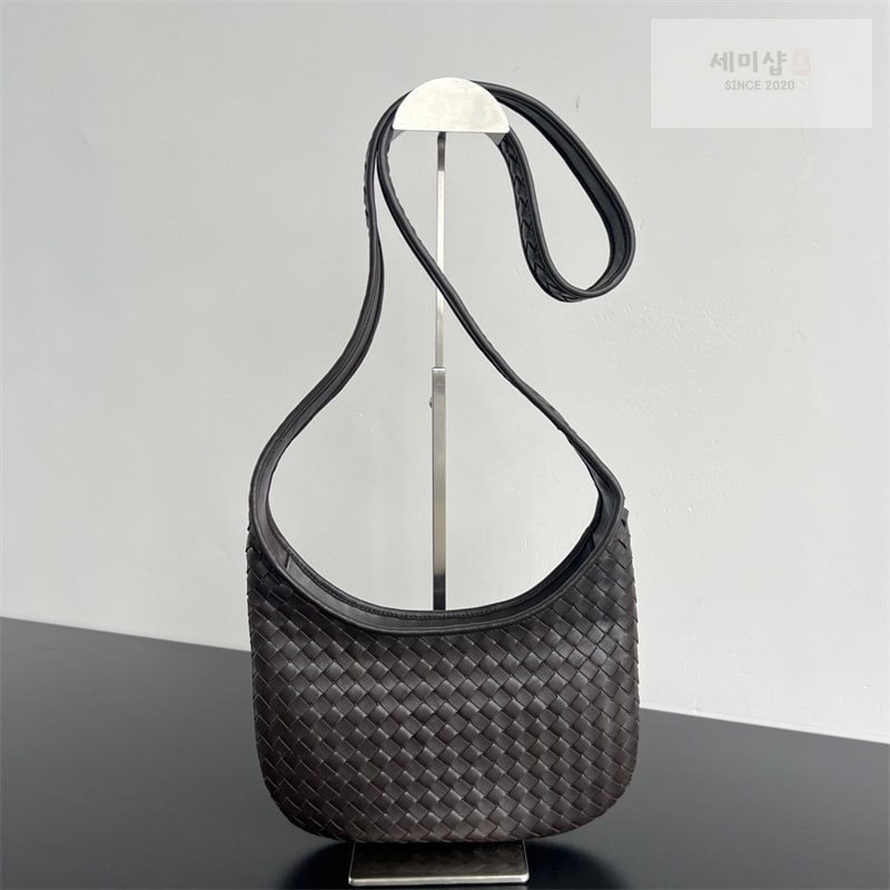 Bottega Veneta 보테가베네타 스몰 베네토 숄더백 폰단트 Bag 4번 이미지
