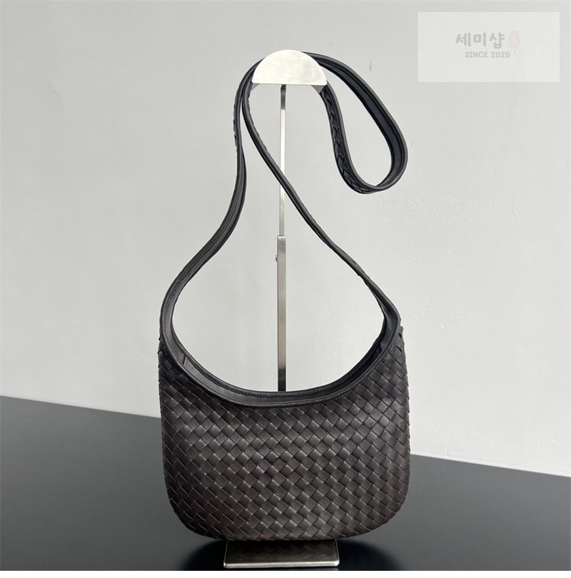 Bottega Veneta 보테가베네타 스몰 베네토 숄더백 폰단트 Bag 1번 이미지