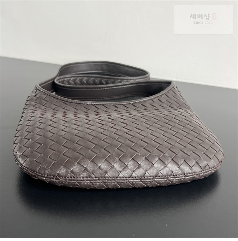 Bottega Veneta 보테가베네타 스몰 베네토 숄더백 폰단트 Bag 8번 이미지