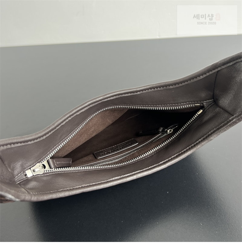 Bottega Veneta 보테가베네타 스몰 베네토 숄더백 폰단트 Bag 9번 이미지