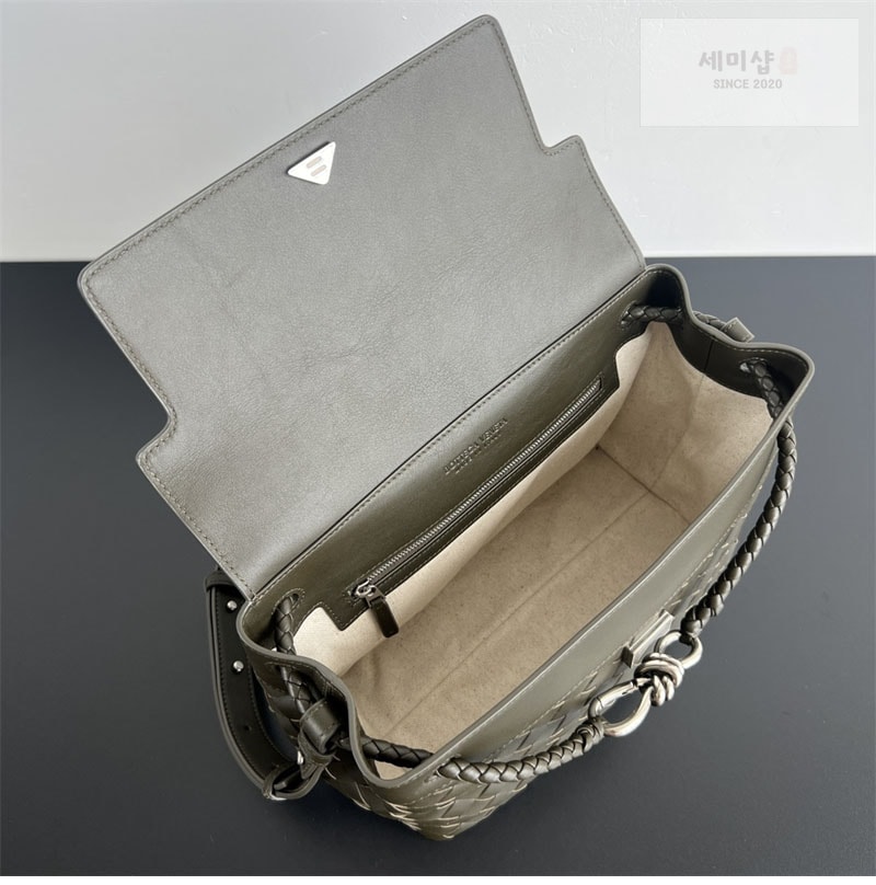 Bottega Veneta 보테가베네타 스몰 안디아모 메신저백 “ 3 COLOR ” 블랙 Bag 16번 이미지