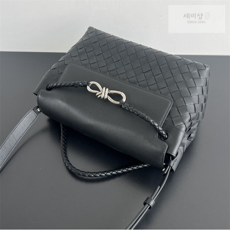 Bottega Veneta 보테가베네타 스몰 안디아모 메신저백 “ 3 COLOR ” 블랙 Bag 14번 이미지