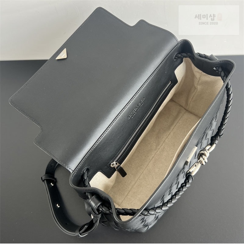 Bottega Veneta 보테가베네타 스몰 안디아모 메신저백 “ 3 COLOR ” 블랙 Bag 21번 이미지