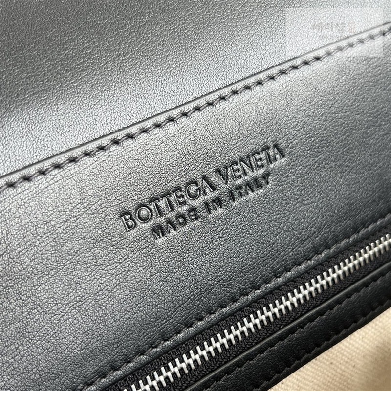Bottega Veneta 보테가베네타 스몰 안디아모 메신저백 “ 3 COLOR ” 블랙 Bag 22번 이미지