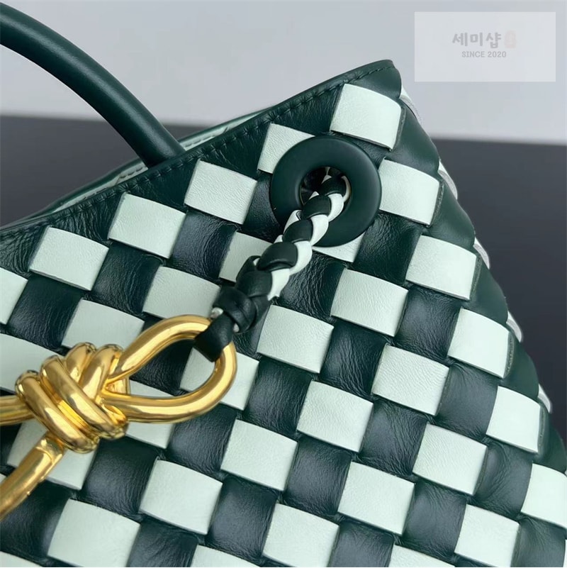 Bottega Veneta 보테가베네타 스몰 안디아모 탑 핸들 백 “ 2 COLOR ” 에메랄드 그린/글레이셔 Bag 18번 이미지