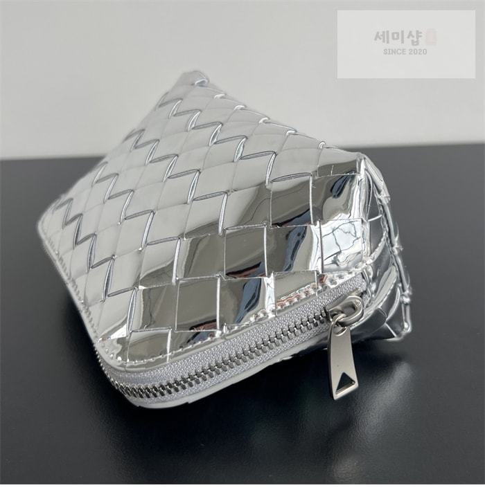 Bottega Veneta 보테가베네타 스몰 인트레치아토 반달 뷰티 파우치 “ 7COLOR ” 그레이+그린+블루 Bag 3번 이미지