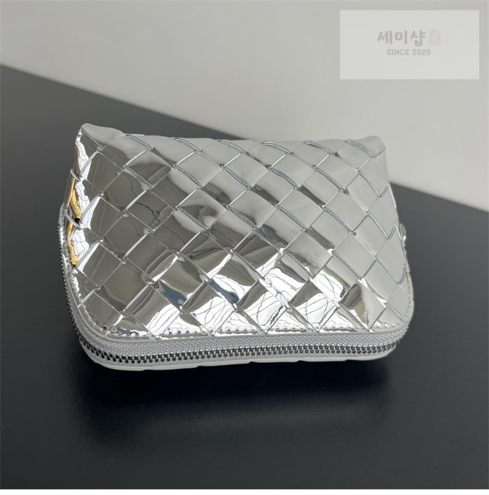 Bottega Veneta 보테가베네타 스몰 인트레치아토 반달 뷰티 파우치 “ 7COLOR ” 그레이+그린+블루 Bag 16번 이미지