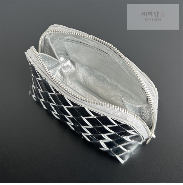 Bottega Veneta 보테가베네타 스몰 인트레치아토 반달 뷰티 파우치 “ 7COLOR ” 그레이+그린+블루 Bag 23번 이미지