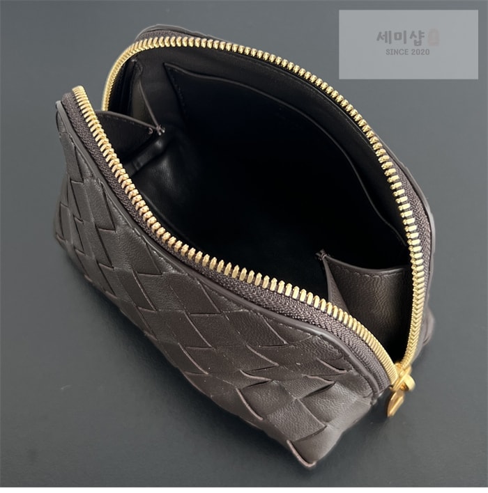 Bottega Veneta 보테가베네타 스몰 인트레치아토 반달 뷰티 파우치 “ 7COLOR ” 그레이+그린+블루 Bag 26번 이미지