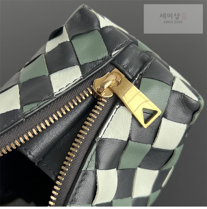 Bottega Veneta 보테가베네타 스몰 인트레치아토 반달 뷰티 파우치 “ 7COLOR ” 그레이+그린+블루 Bag 22번 이미지