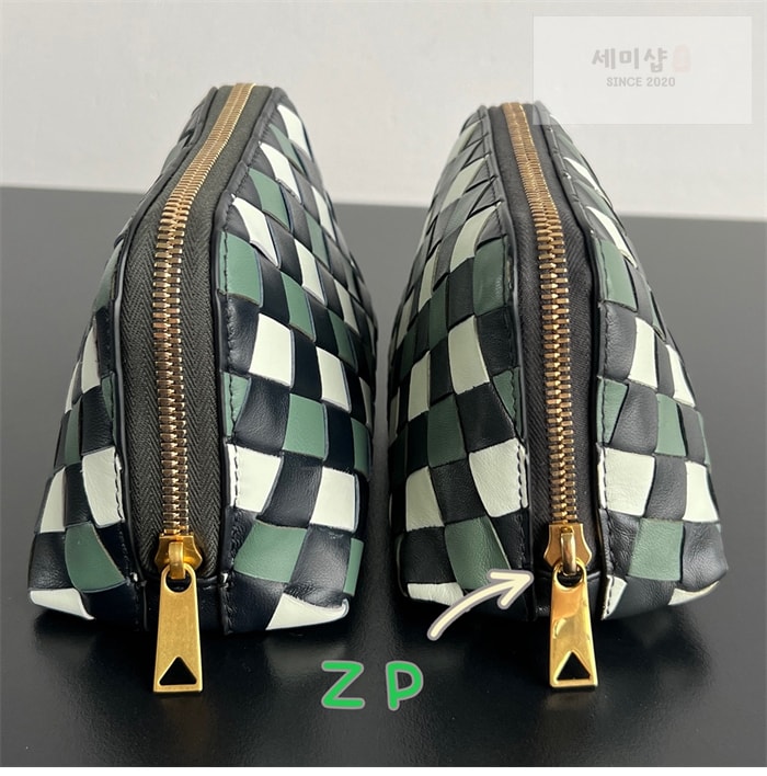 Bottega Veneta 보테가베네타 스몰 인트레치아토 반달 뷰티 파우치 “ 7COLOR ” 그레이+그린+블루 Bag 31번 이미지
