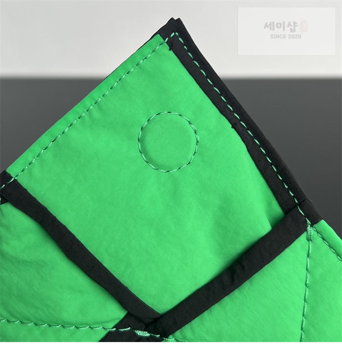 Bottega Veneta 보테가베네타 스몰 패디드 테크 카세트 백 “ 4COLOR ” 블랙+그린 Bag 8번 이미지