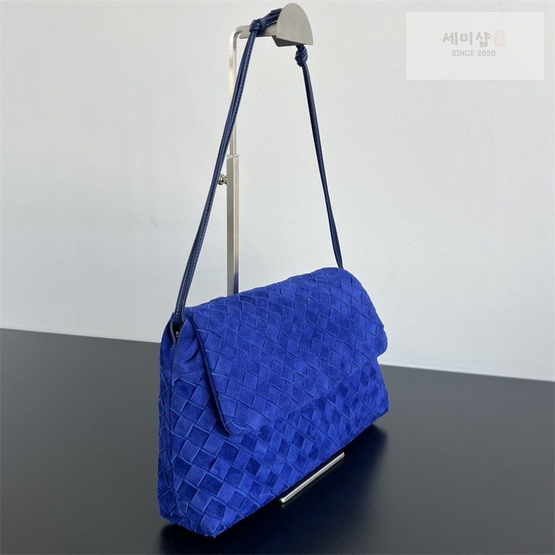 보테가베네타 보테가베네타 스웨이드 지오르노 더스트 숄더 백 857657 블루 Bag 15번 이미지