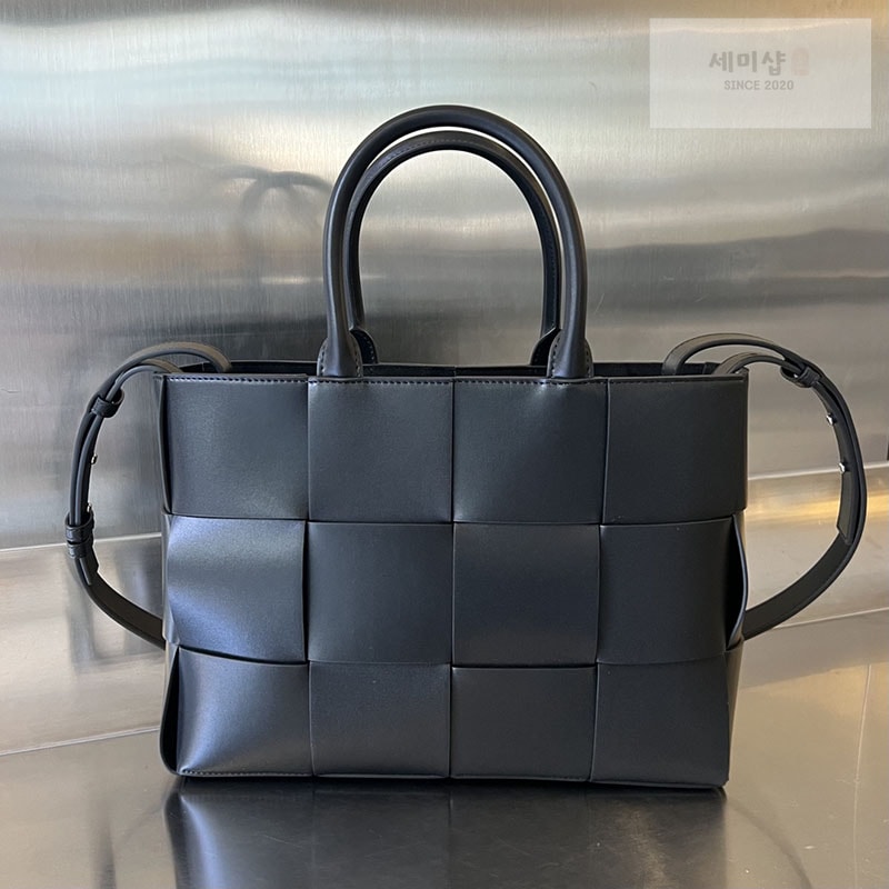 Bottega Veneta 보테가베네타 스트랩 스몰 인트레치아토 아르코 토트 백 블랙 Bag 6번 이미지
