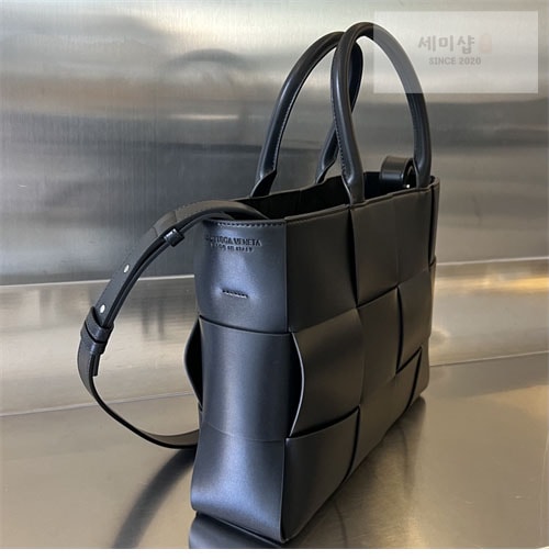 Bottega Veneta 보테가베네타 스트랩 스몰 인트레치아토 아르코 토트 백 블랙 Bag 7번 이미지