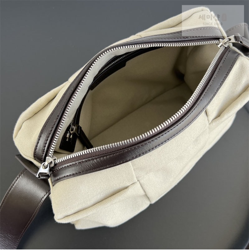 보테가베네타 보테가베네타 캔버스 아르코 크로스백 레플리카 6번 이미지 - Bag | 세미샵 레플리카 사이트