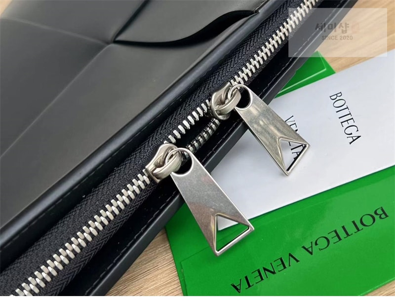 Bottega Veneta 보테가베네타 아르코 도큐먼트 케이스 “ 4 COLOR ” 그레이 Bag 17번 이미지