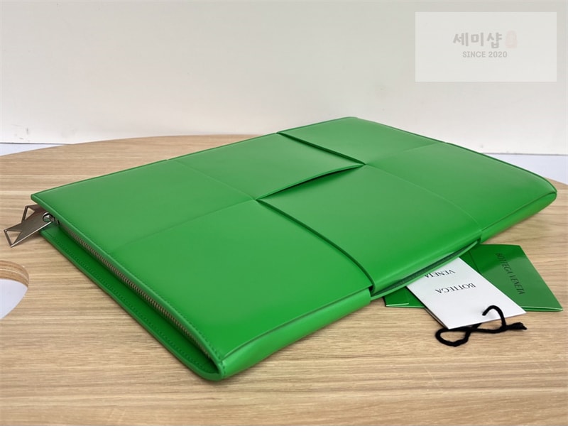 Bottega Veneta 보테가베네타 아르코 도큐먼트 케이스 “ 4 COLOR ” 그레이 Bag 10번 이미지