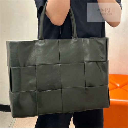 Bottega Veneta 보테가베네타 라지 아르코 토트백 카키그린 Bag 1번 이미지