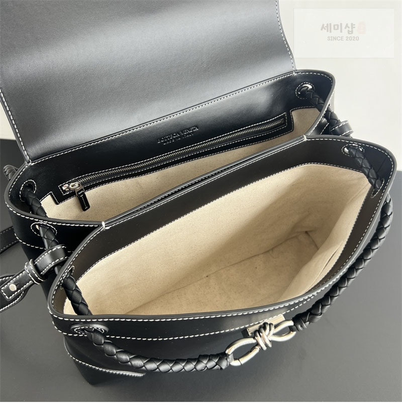 Bottega Veneta 보테가베네타 안디아모 메신저백 “ 2 COLOR ” 블랙 Bag 3번 이미지