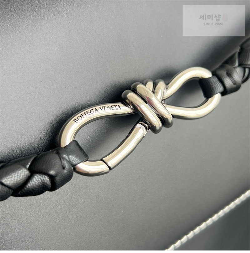 Bottega Veneta 보테가베네타 안디아모 메신저백 “ 2 COLOR ” 블랙 Bag 10번 이미지