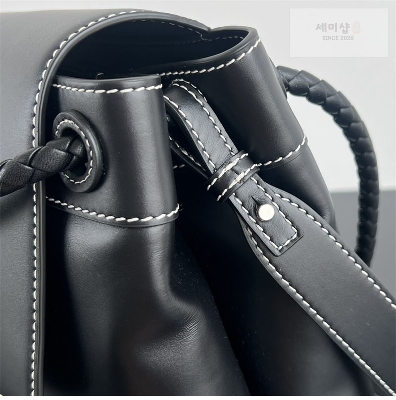 Bottega Veneta 보테가베네타 안디아모 메신저백 “ 2 COLOR ” 블랙 Bag 16번 이미지