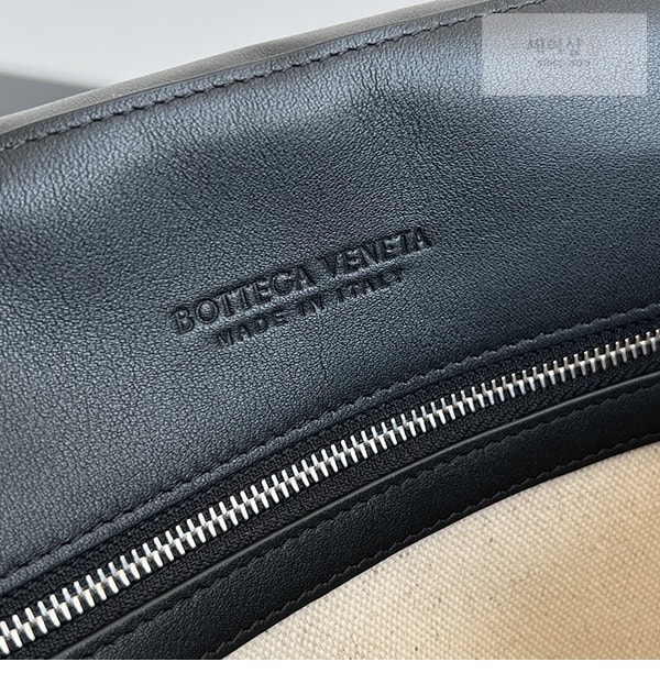 Bottega Veneta 보테가베네타 안디아모 라지 메신저 백 “ 3 COLOR ” 폰단트 Bag 8번 이미지