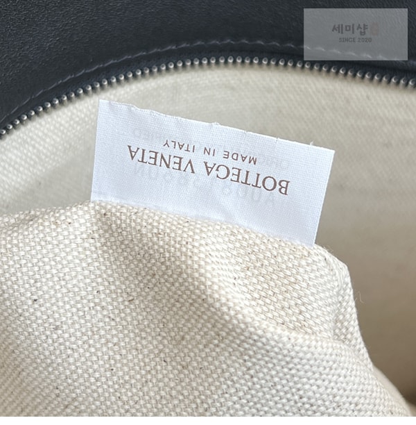 Bottega Veneta 보테가베네타 안디아모 라지 메신저 백 “ 3 COLOR ” 폰단트 Bag 16번 이미지