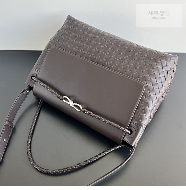 Bottega Veneta 보테가베네타 안디아모 라지 메신저 백 “ 3 COLOR ” 폰단트 Bag 9번 이미지