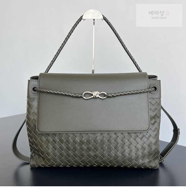 Bottega Veneta 보테가베네타 안디아모 라지 메신저 백 “ 3 COLOR ” 폰단트 Bag 25번 이미지