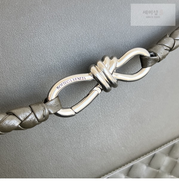 Bottega Veneta 보테가베네타 안디아모 라지 메신저 백 “ 3 COLOR ” 폰단트 Bag 28번 이미지