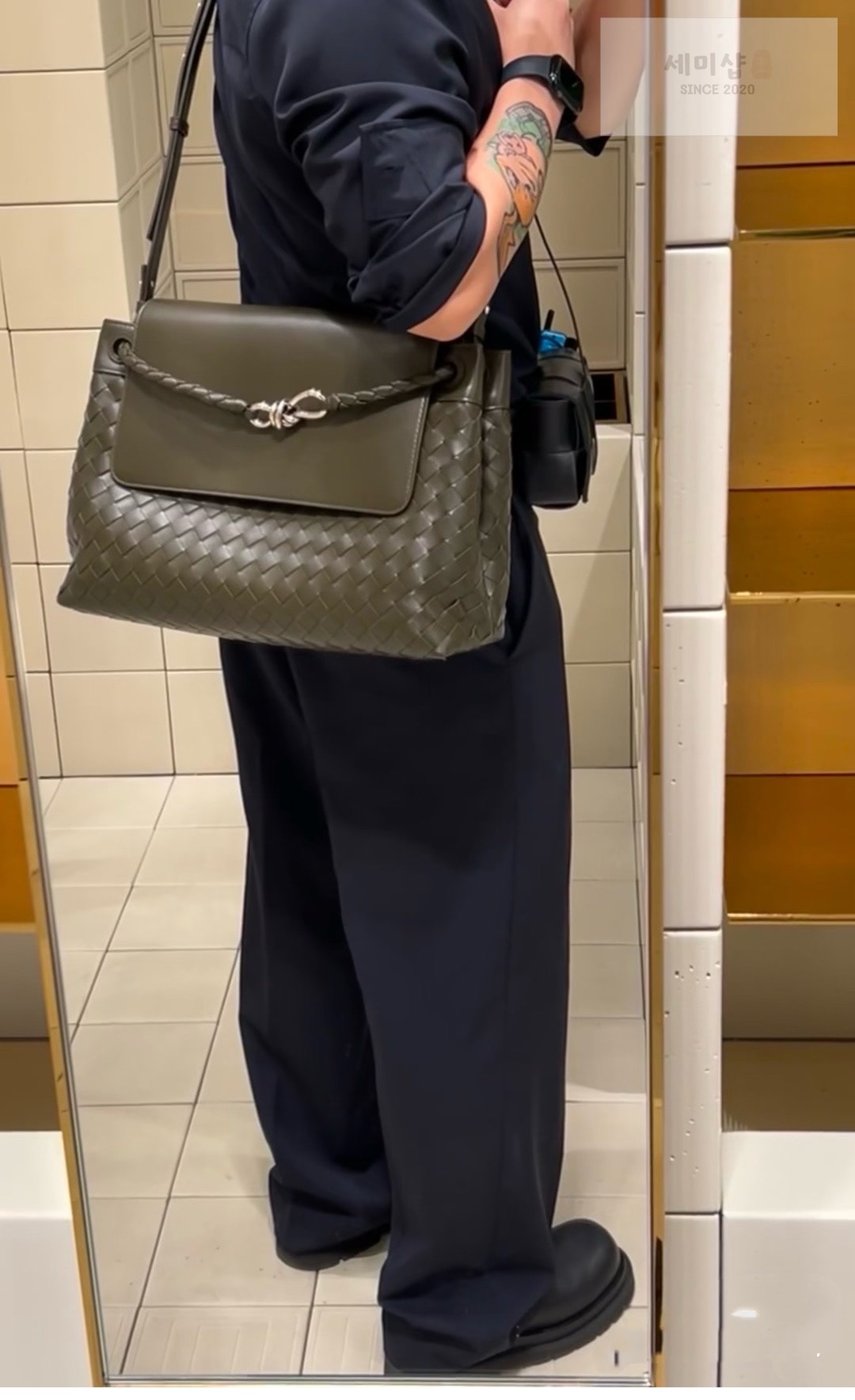 Bottega Veneta 보테가베네타 안디아모 미디엄 메신저백 “ 3 COLOR ” 블랙 Bag 6번 이미지