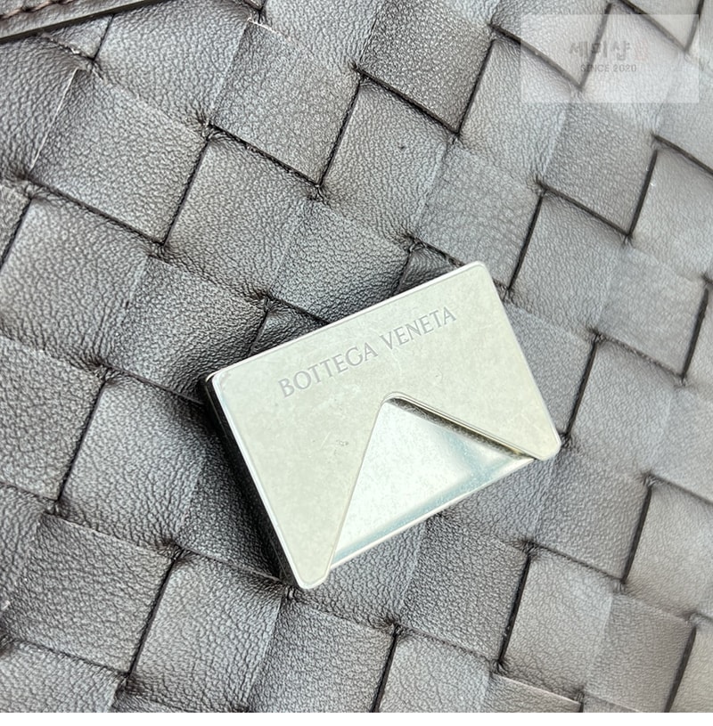 Bottega Veneta 보테가베네타 안디아모 미디엄 메신저백 “ 3 COLOR ” 블랙 Bag 26번 이미지