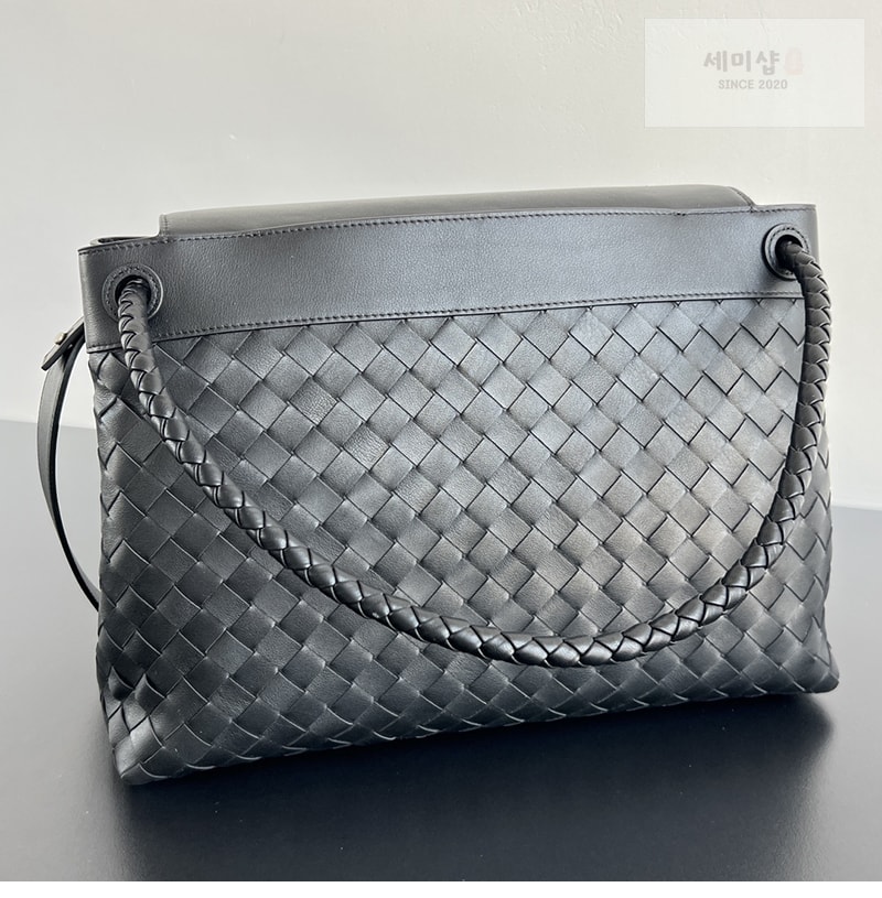 Bottega Veneta 보테가베네타 안디아모 미디엄 메신저백 “ 3 COLOR ” 블랙 Bag 15번 이미지