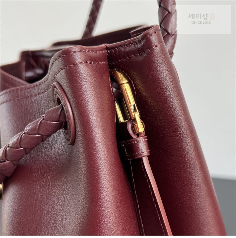 Bottega Veneta 보테가베네타 안디아모 버킷 백 “ 3 COLOR ” 다크 브라운 Bag 24번 이미지