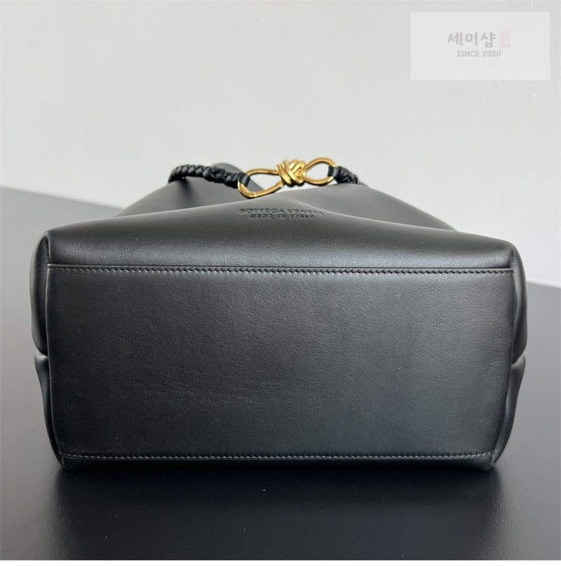 Bottega Veneta 보테가베네타 안디아모 버킷 백 “ 3 COLOR ” 다크 브라운 Bag 13번 이미지