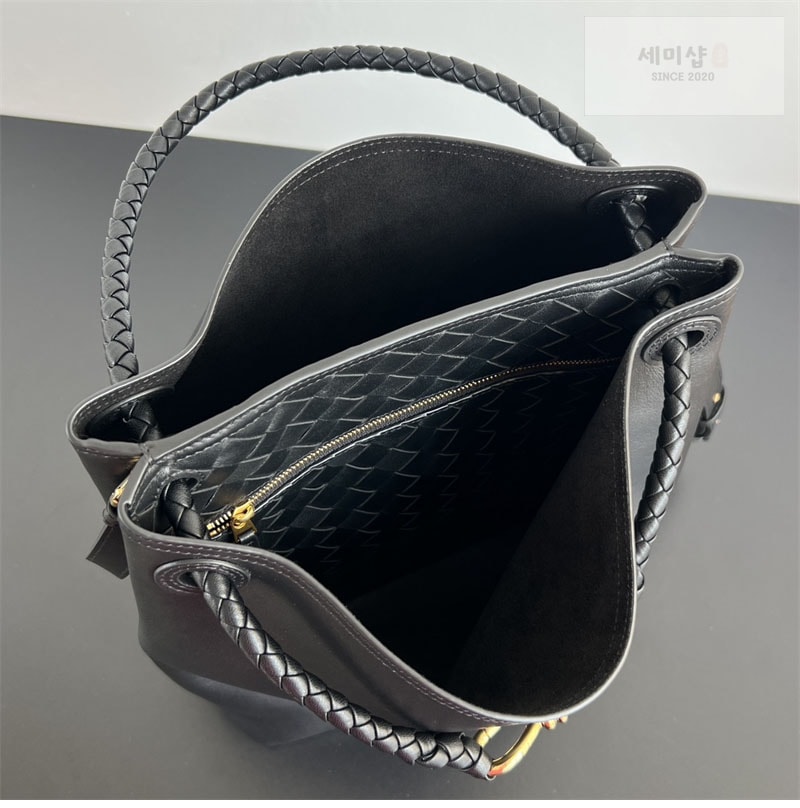 Bottega Veneta 보테가베네타 안디아모 버킷 백 “ 3 COLOR ” 다크 브라운 Bag 26번 이미지