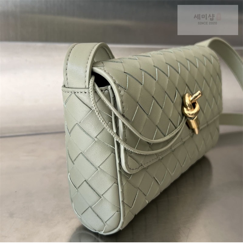 Bottega Veneta 보테가베네타 안디아모 크로스바디 백 “ 6 COLOR ” 다크 브라운 Bag 17번 이미지