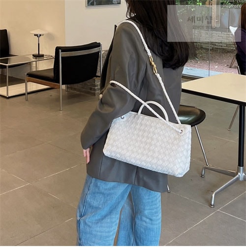 Bottega Veneta 보테가베네타 이스트 웨스트 스몰 안디아모 토트백 " 4 COLOR ” 블랙 Bag 1번 이미지