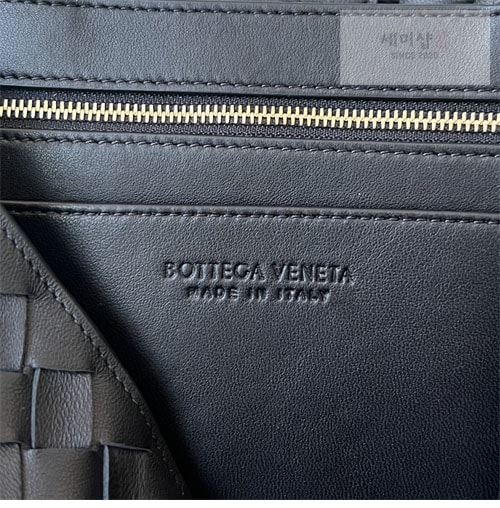 Bottega Veneta 보테가베네타 이스트 웨스트 스몰 안디아모 토트백 " 4 COLOR ” 블랙 Bag 23번 이미지